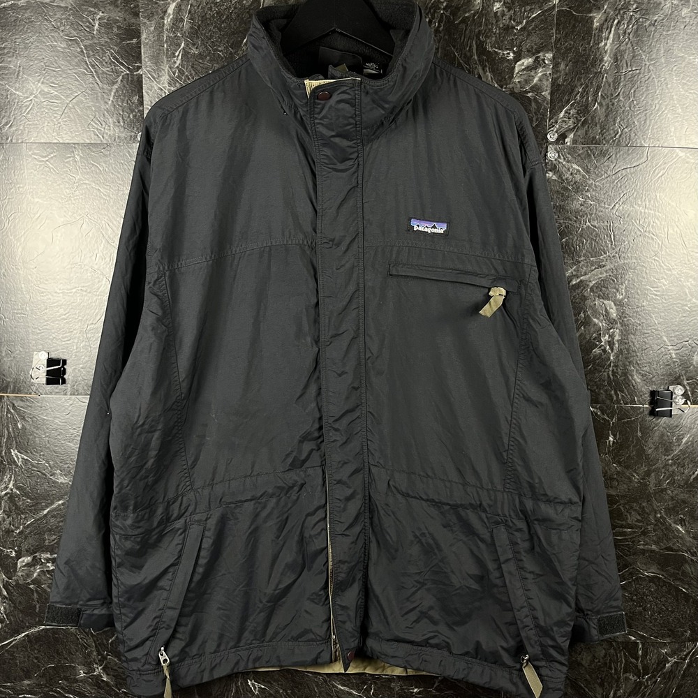 Patagonia Women's Black Vtg Travel Guide Rain Jacket Medium